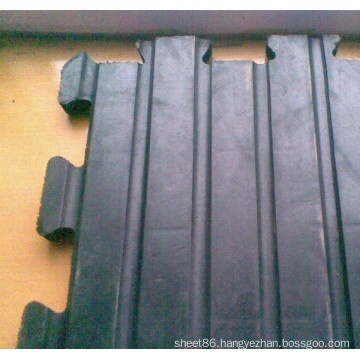 Black Anti-Slip Powder Rubber Cow Mat